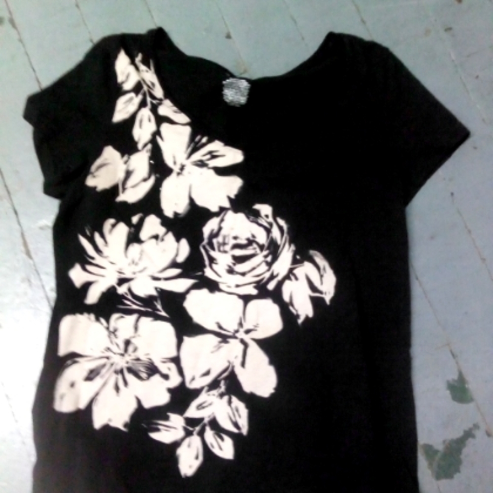St John's bay t shirt. Size large new condition.